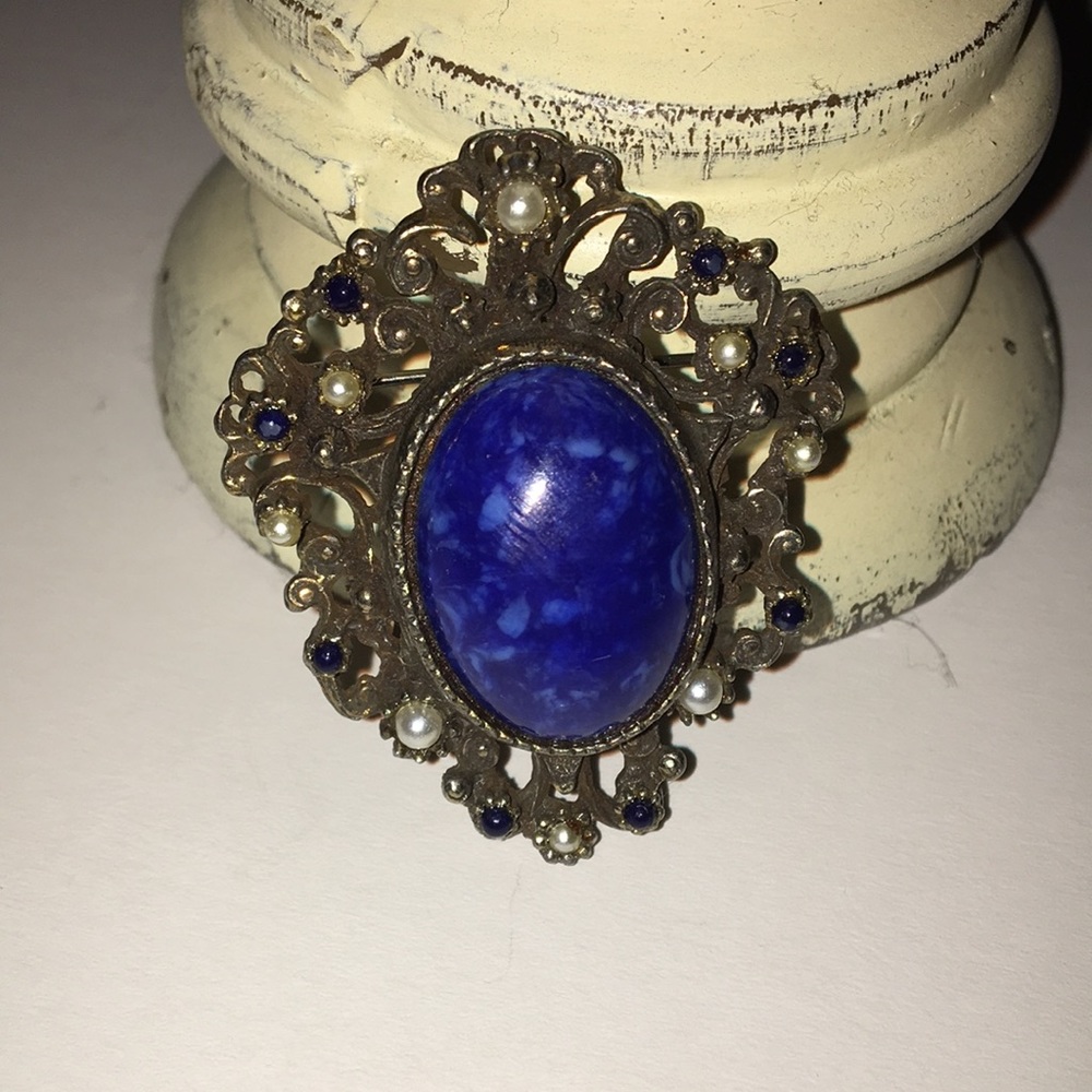 Vintage women’s Brooch/Pin/Pendant
